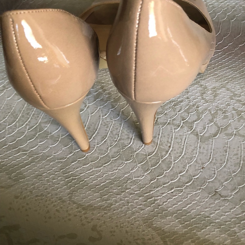 Shoes - Picture 5 of 8
